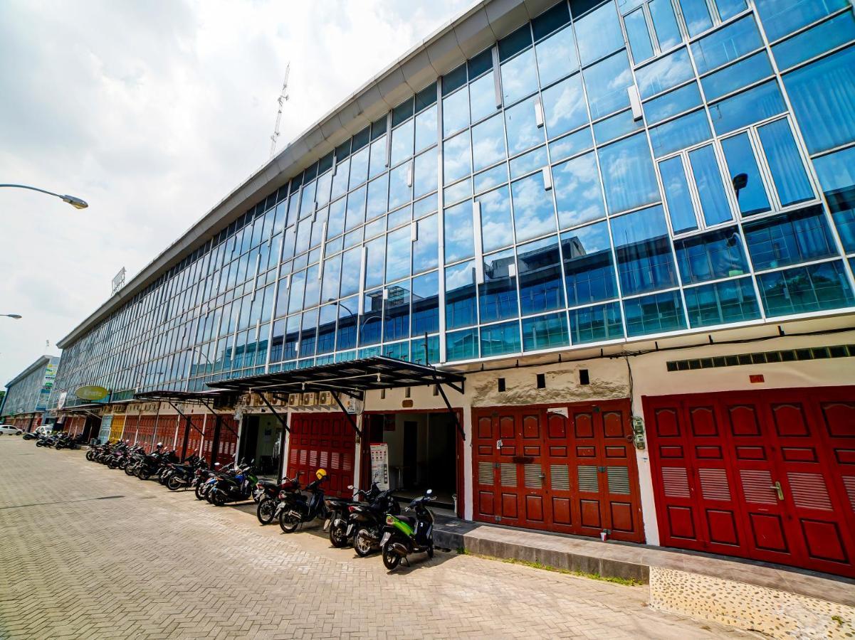 Oyo 91211 Mega Comfort Guest House Medan Esterno foto